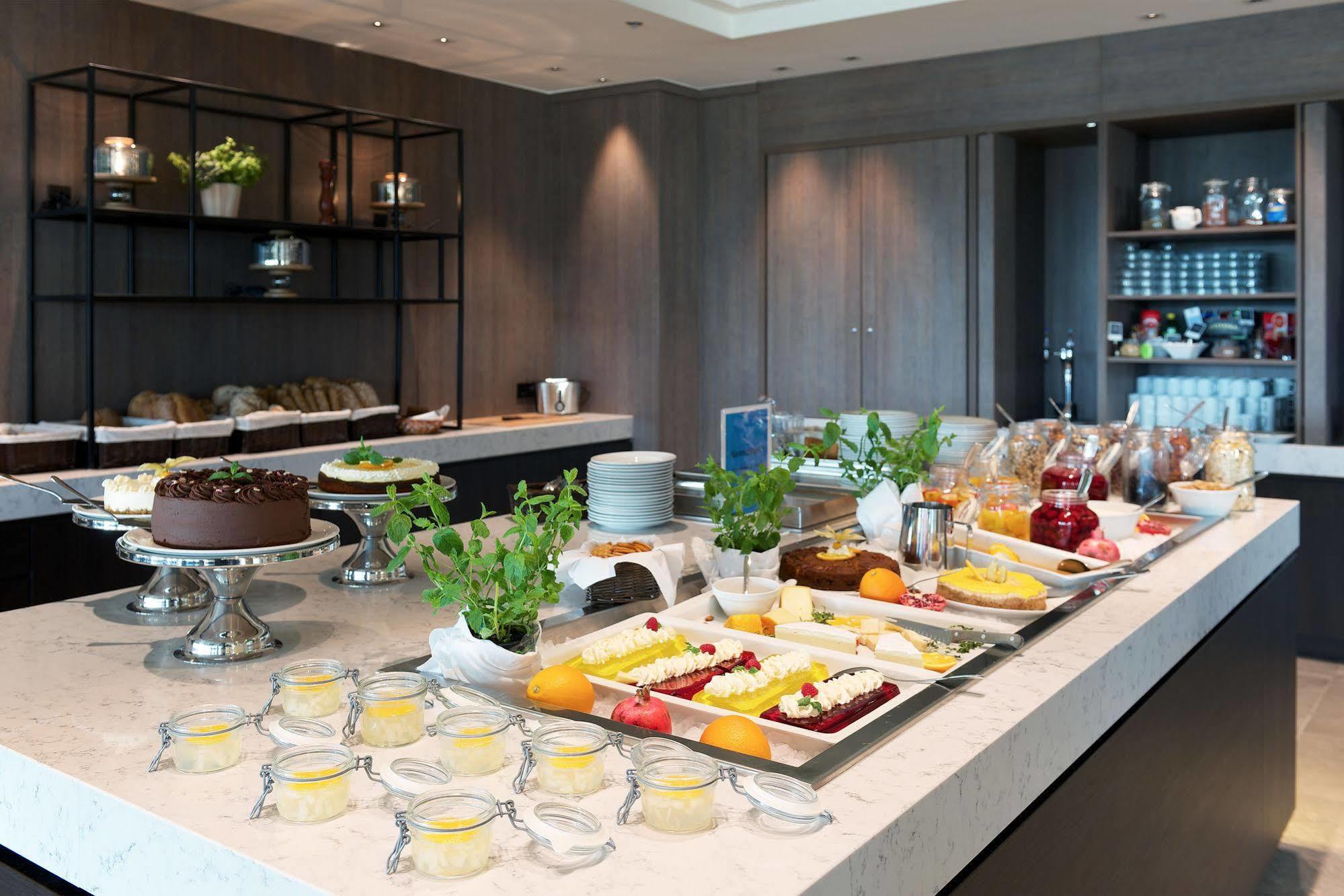 Hotel Quality Airport Stavanger 4*